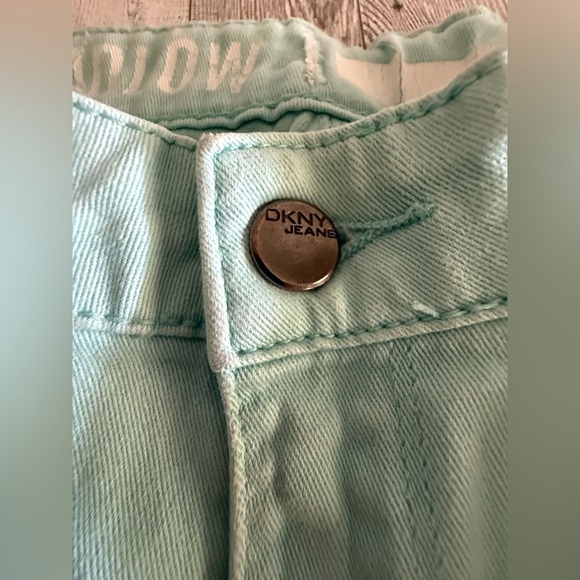 DKNY mint green Bermuda Shorts women’s size 10 - Picture 6 of 6